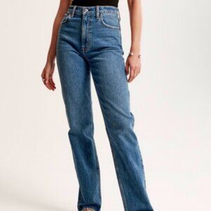 Abercrombie & Fitch Straight Leg Jeans — Medium Blue Wash